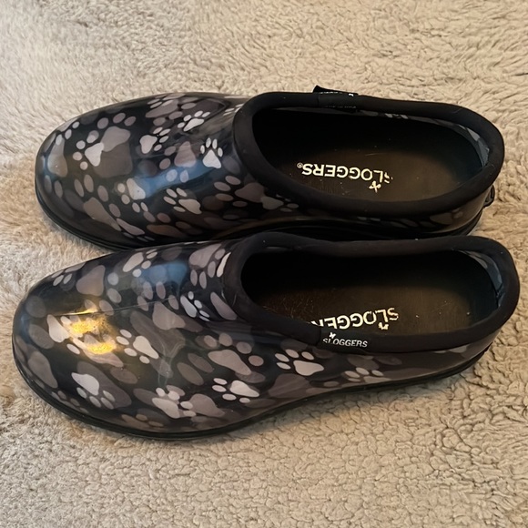 Waterproof Clogs - Picture 2 of 3